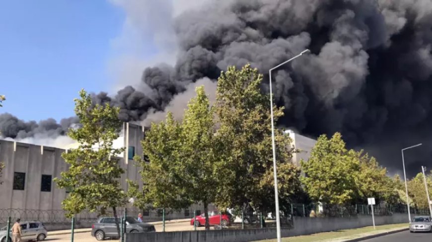 Çerkezköy'de bir kumaş fabrikasının deposunda yangın çıktı